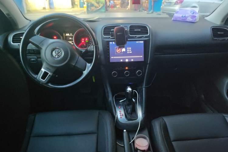 Used Volkswagen Golf 2012 1.4 TSI Automatic Comfort Edition Center Console