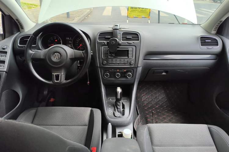 Used Volkswagen Golf 2012 1.4 TSI Automatic Comfort Edition Center Console