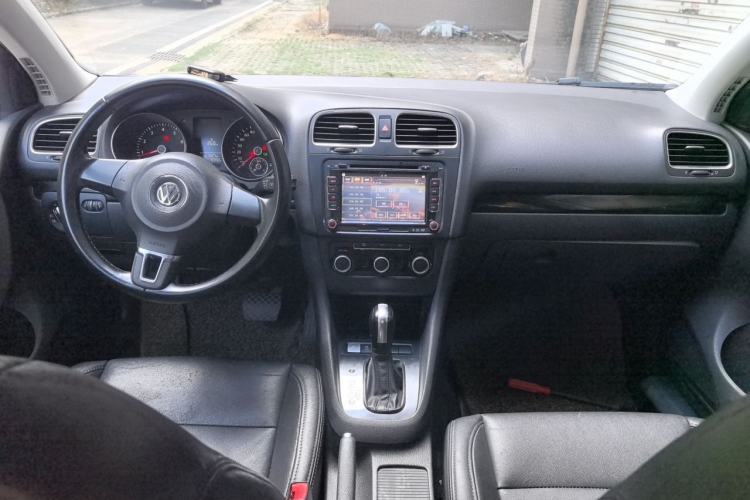 Used Volkswagen Golf 2012 1.4 TSI Automatic Comfort Edition Center Console