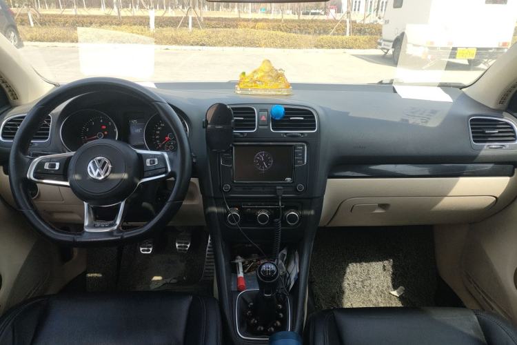 Used Volkswagen Golf 2012 1.4 TSI Manual Comfort Edition Center Console
