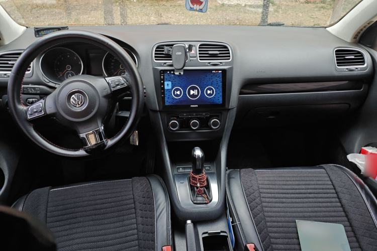 Used Volkswagen Golf 2012 1.4 TSI Automatic Comfort Edition Center Console