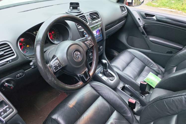 Used Volkswagen Golf 2012 1.4 TSI Automatic Comfort Edition Center Console