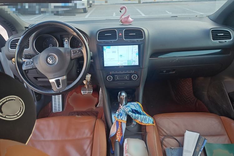Used Volkswagen Golf 2012 1.4TSI Luxury Convertible Edition Center Console