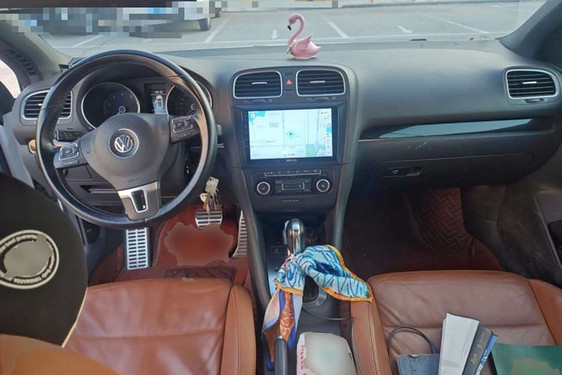 Used Volkswagen Golf 2012 1.4TSI Luxury Convertible Edition Center Console