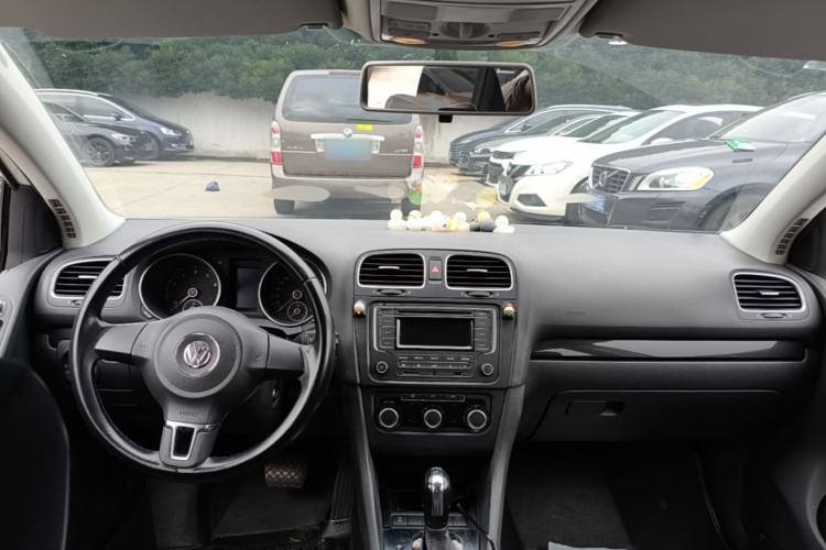 Used Volkswagen Golf 2012 1.4 TSI Automatic Comfort Edition Center Console