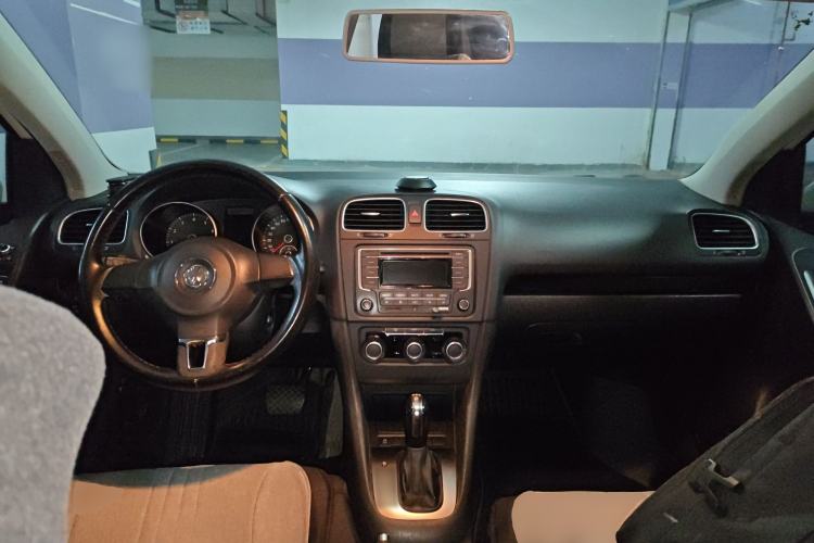 Used Volkswagen Golf 2012 1.4 TSI Automatic Comfort Edition Center Console