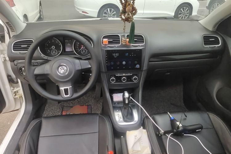 Used Volkswagen Golf 2012 1.4 TSI Automatic Comfort Edition Center Console