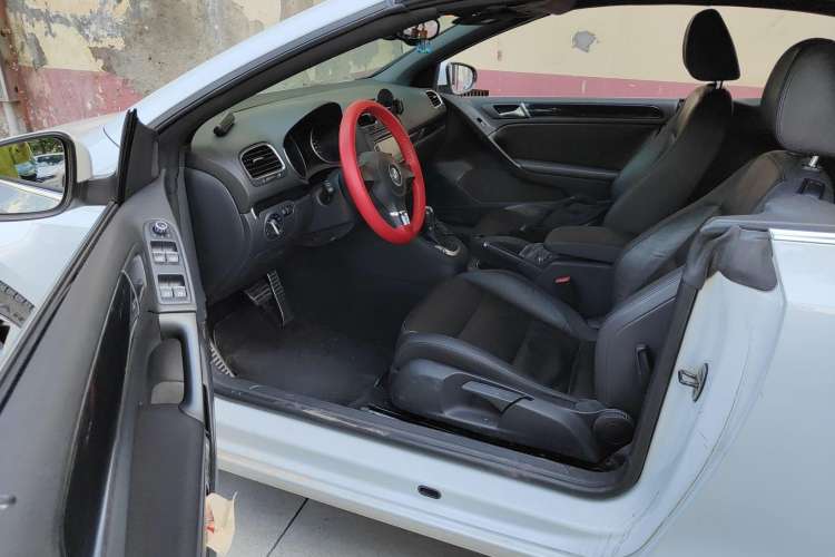 Used Volkswagen Golf 2012 1.4TSI Comfort Convertible Edition Driver Seat