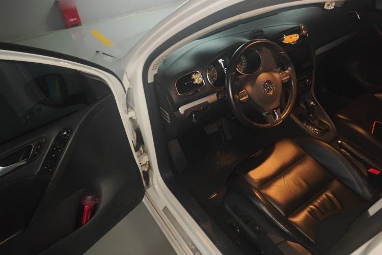 Used Volkswagen Golf 2012 1.4TSI Automatic Luxury Edition Driver Seat