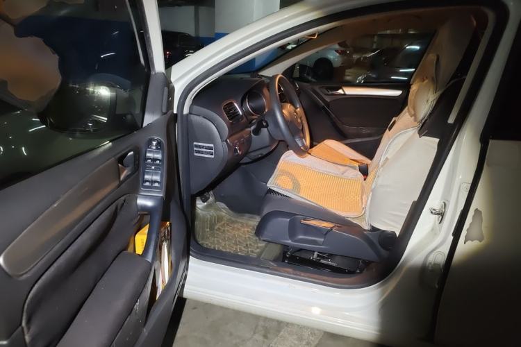 Used Volkswagen Golf 2012 1.6L Automatic Fashion Model Driver Seat