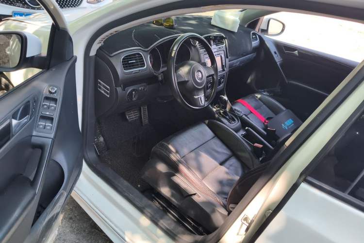 Used Volkswagen Golf 2012 1.4 TSI Automatic Comfort Edition Driver Seat
