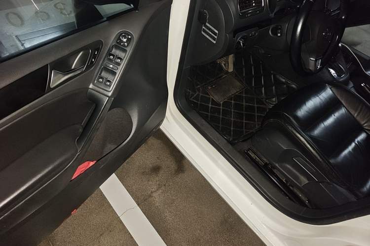 Used Volkswagen Golf 2012 1.4 TSI Automatic Comfort Edition Driver Seat