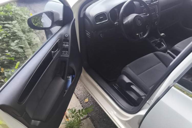 Used Volkswagen Golf 2012 1.6 Manual Comfort Edition Driver Seat