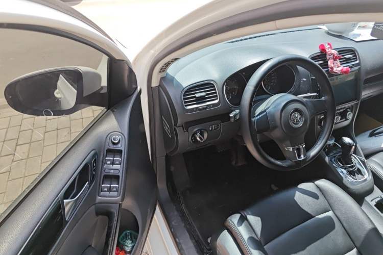 Used Volkswagen Golf 2012 1.4 TSI Automatic Comfort Edition Driver Seat
