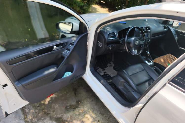 Used Volkswagen Golf 2012 1.6L Automatic Comfort Model Driver Seat