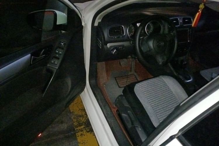 Used Volkswagen Golf 2012 1.6L Automatic Fashion Model Driver Seat