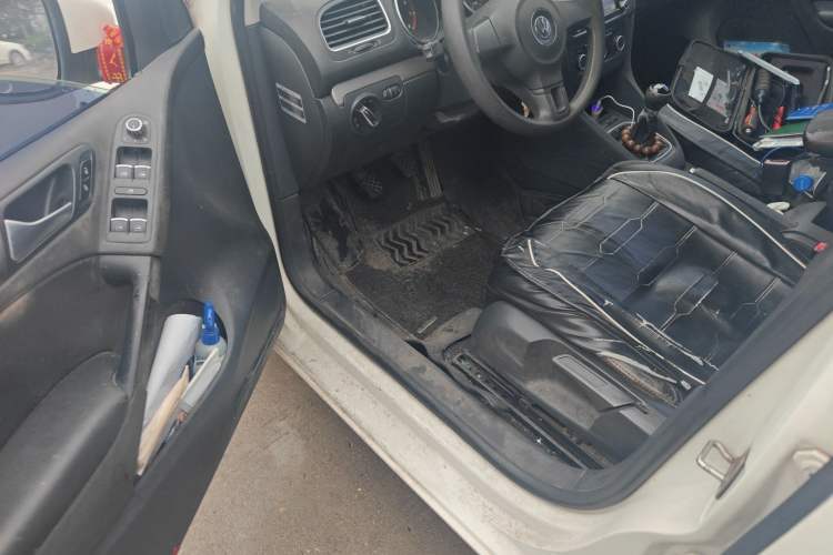 Used Volkswagen Golf 2012 1.6 Manual Fashion Edition Driver Seat