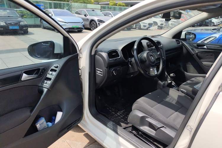 Used Volkswagen Golf 2012 1.6 Manual Comfort Edition Driver Seat