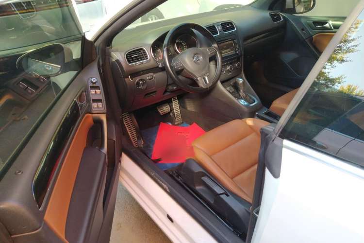 Used Volkswagen Golf 2012 1.4TSI Luxury Convertible Edition Driver Seat
