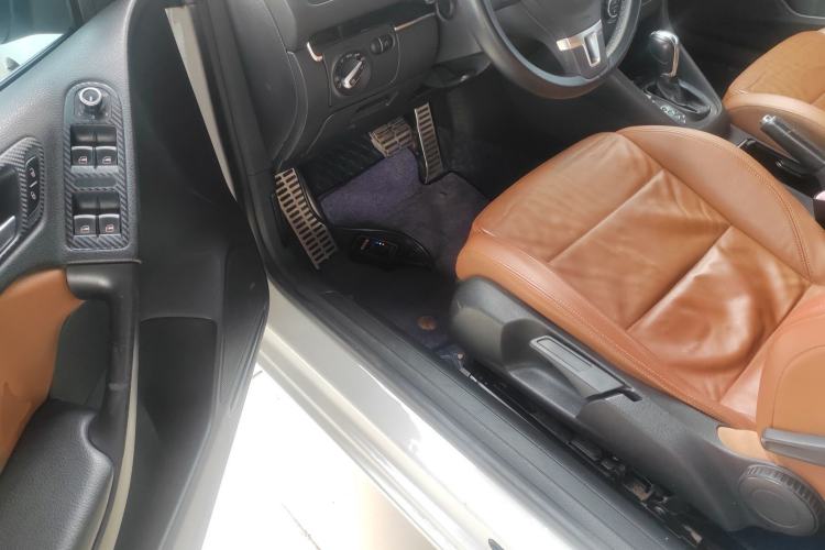 Used Volkswagen Golf 2012 1.4TSI Luxury Convertible Edition Driver Seat