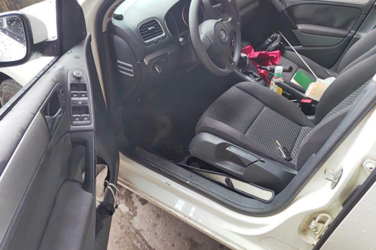 Used Volkswagen Golf 2012 1.6L Automatic Fashion Model Driver Seat