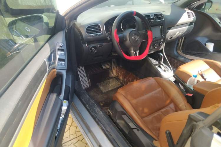 Used Volkswagen Golf 2012 1.4TSI Comfort Convertible Edition Driver Seat