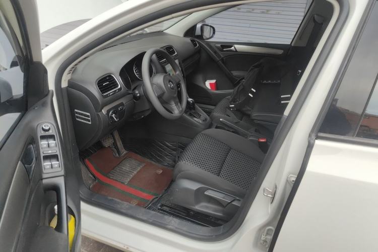 Used Volkswagen Golf 2012 1.6L Automatic Fashion Model Driver Seat