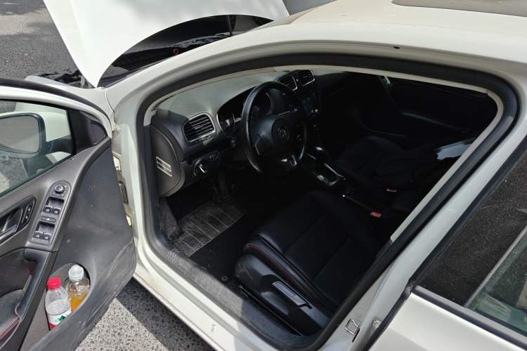 Used Volkswagen Golf 2012 1.6L Automatic Comfort Model Driver Seat