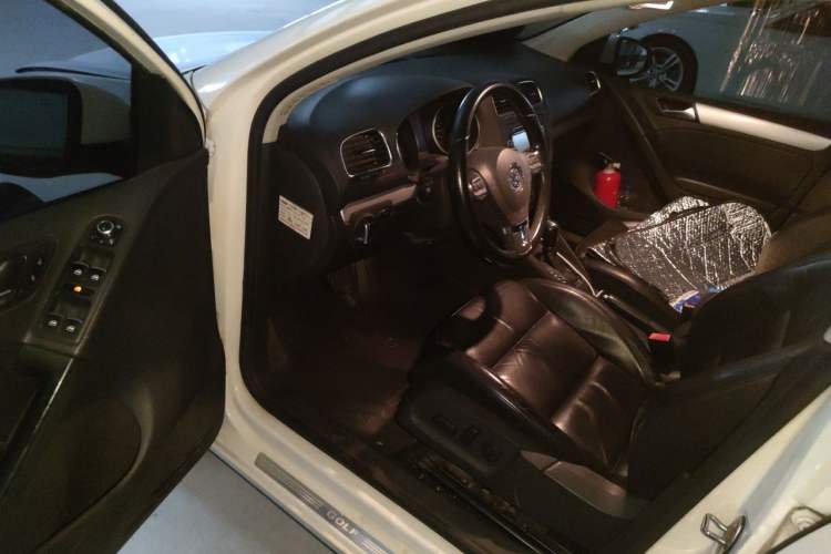 Used Volkswagen Golf 2012 1.4TSI Automatic Luxury Edition Driver Seat