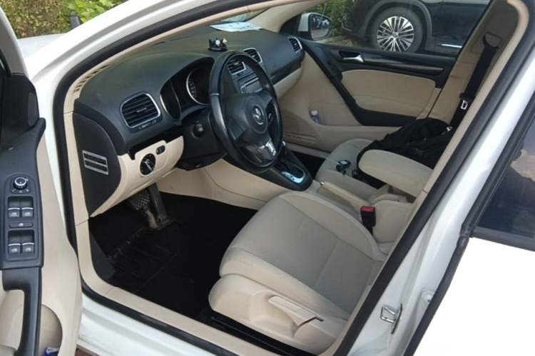 Used Volkswagen Golf 2012 1.6L Automatic Comfort Model Driver Seat