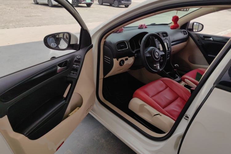 Used Volkswagen Golf 2012 1.6 Manual Comfort Edition Driver Seat