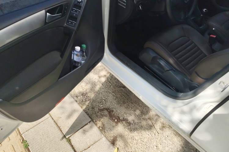 Used Volkswagen Golf 2012 1.6 Manual Fashion Edition Driver Seat