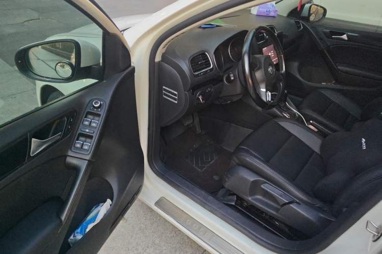 Used Volkswagen Golf 2012 1.4 TSI Automatic Comfort Edition Driver Seat