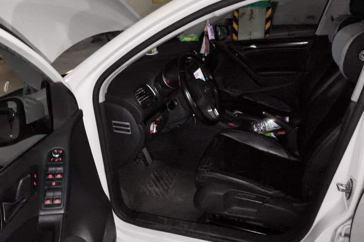 Used Volkswagen Golf 2012 1.6L Automatic Comfort Model Driver Seat