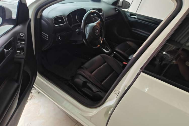 Used Volkswagen Golf 2012 1.6L Automatic Comfort Model Driver Seat