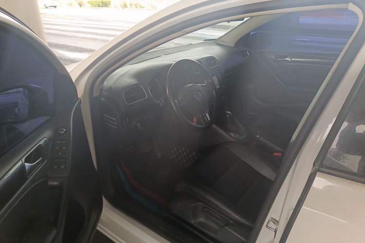 Used Volkswagen Golf 2012 1.6L Automatic Comfort Model Driver Seat