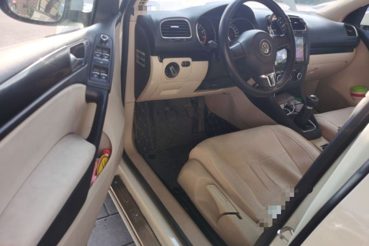 Used Volkswagen Golf 2012 1.6 Manual Comfort Edition Driver Seat