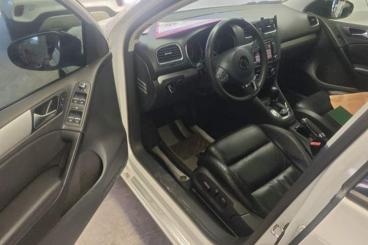 Used Volkswagen Golf 2012 1.4TSI Automatic Luxury Edition Driver Seat