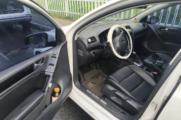 Used Volkswagen Golf 2012 1.6L Automatic Comfort Model Driver Seat
