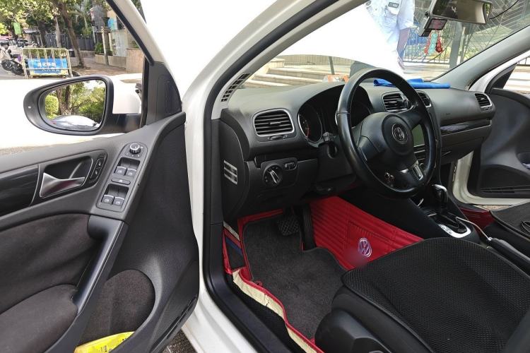 Used Volkswagen Golf 2012 1.4 TSI Automatic Comfort Edition Driver Seat