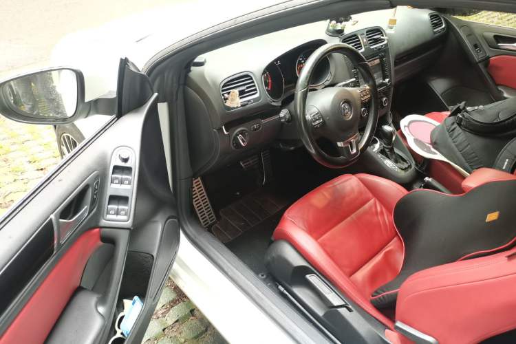 Used Volkswagen Golf 2012 1.4TSI Luxury Convertible Edition Driver Seat
