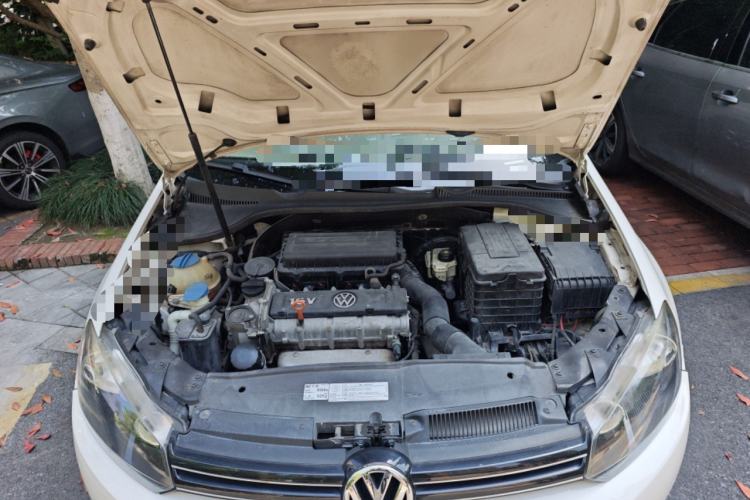 Used Volkswagen Golf 2012 1.6 Manual Comfort Edition Engine Bay