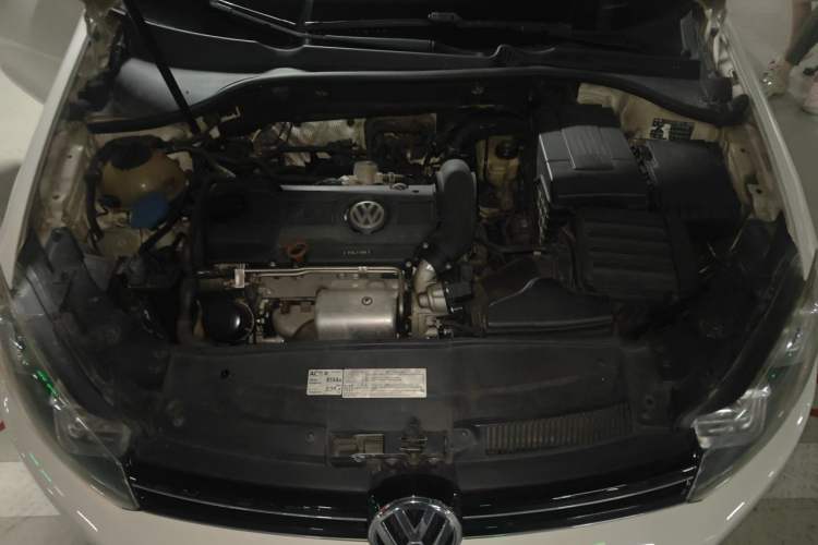 Used Volkswagen Golf 2012 1.4TSI Automatic Luxury Edition Engine Bay