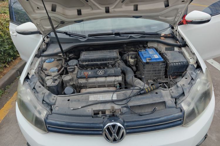 Used Volkswagen Golf 2012 1.6 Manual Fashion Edition Engine Bay
