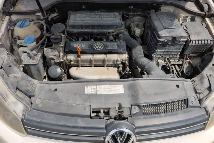 Used Volkswagen Golf 2012 1.6 Manual Comfort Edition Engine Bay