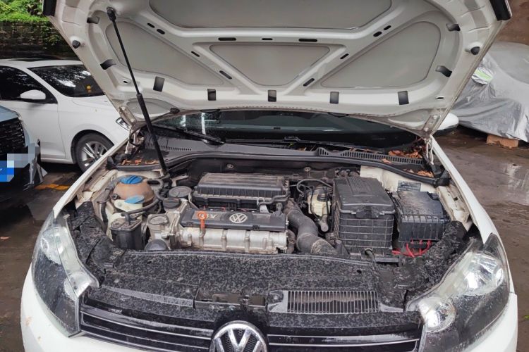 Used Volkswagen Golf 2012 1.6L Automatic Fashion Model Engine Bay