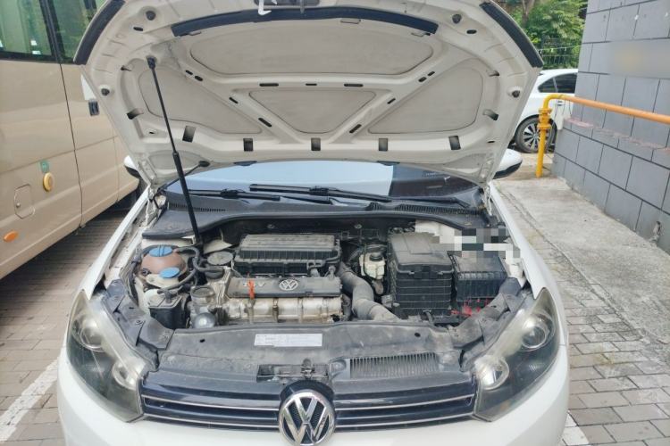 Used Volkswagen Golf 2012 1.6 Manual Comfort Edition Engine Bay