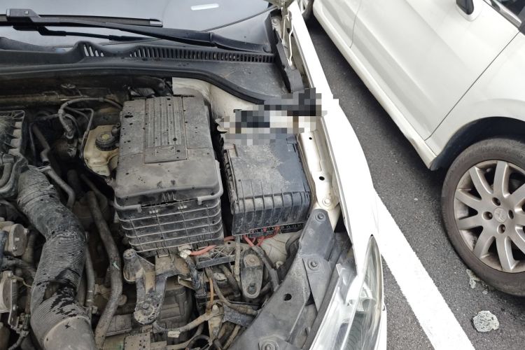 Used Volkswagen Golf 2012 1.6L Automatic Comfort Model Engine Bay Left
