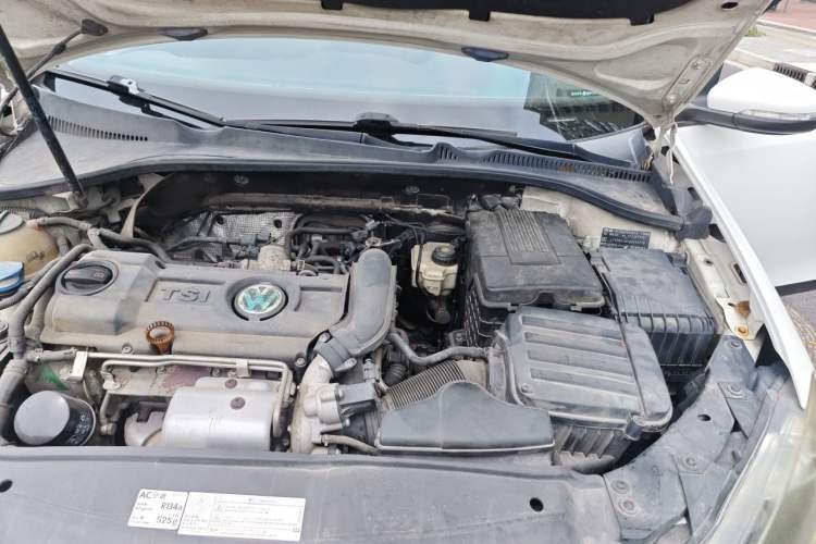 Used Volkswagen Golf 2012 1.4 TSI Automatic Comfort Edition Engine Bay Left