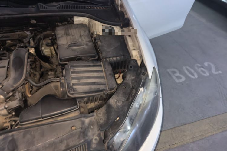 Used Volkswagen Golf 2012 1.4 TSI Automatic Comfort Edition Engine Bay Left